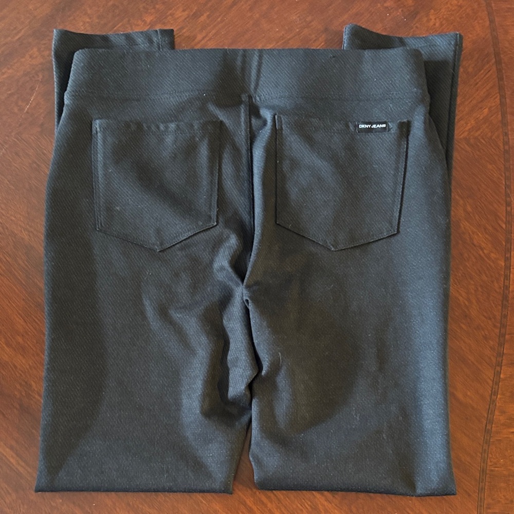 DKNY Black Ponte Leggings with Back Patch Pockets
